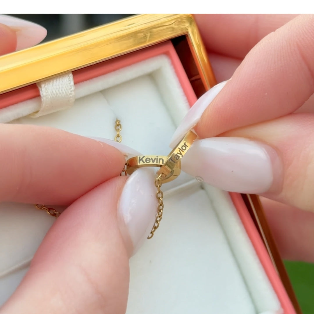 Coffret Rose Éternelle avec Collier Gravé