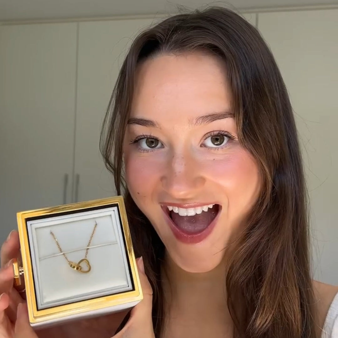 Coffret Rose Éternelle avec Collier Gravé