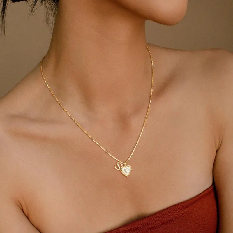 💛 Collier Cœur Initiale – Chaîne Délicate ✨