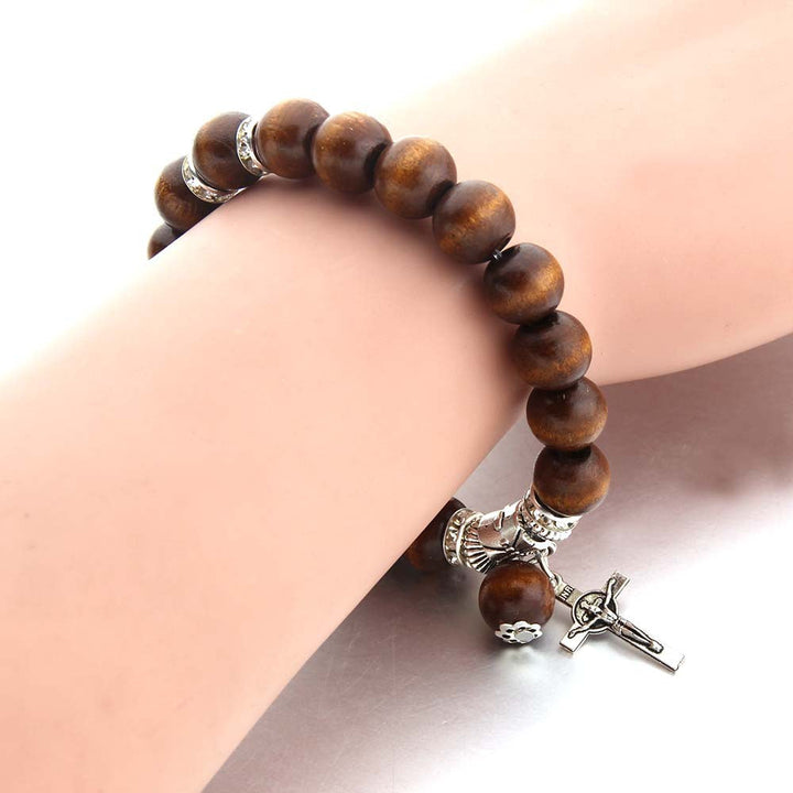 Bracelet chrétien fait main en perles de bois avec croix de Jésus