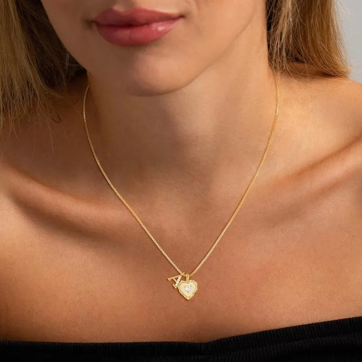 💛 Collier Cœur Initiale – Chaîne Délicate ✨