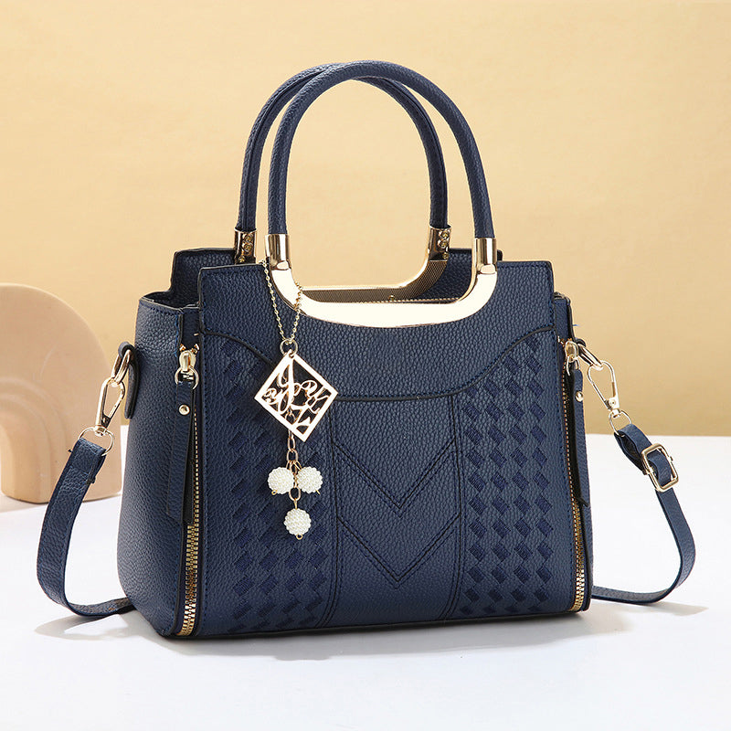 ⏰ Sac Femme Matelassé en V – Finitions Dorées 🌸